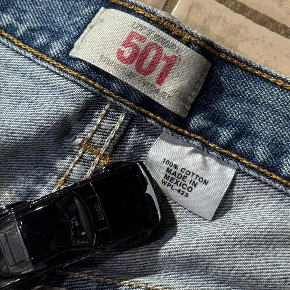 Vintage y2k 2000s levis 501 denim jeans Size 34 In mens